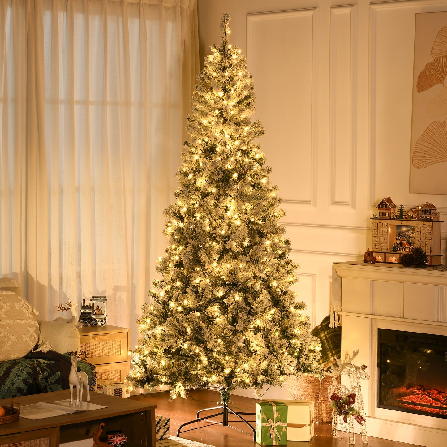 HOMCOM 7.5ft Artificial Snow Flocked Christmas Tree Xmas Tree Holiday Home Indoor Decoration for Party with Foldable Feet, Green