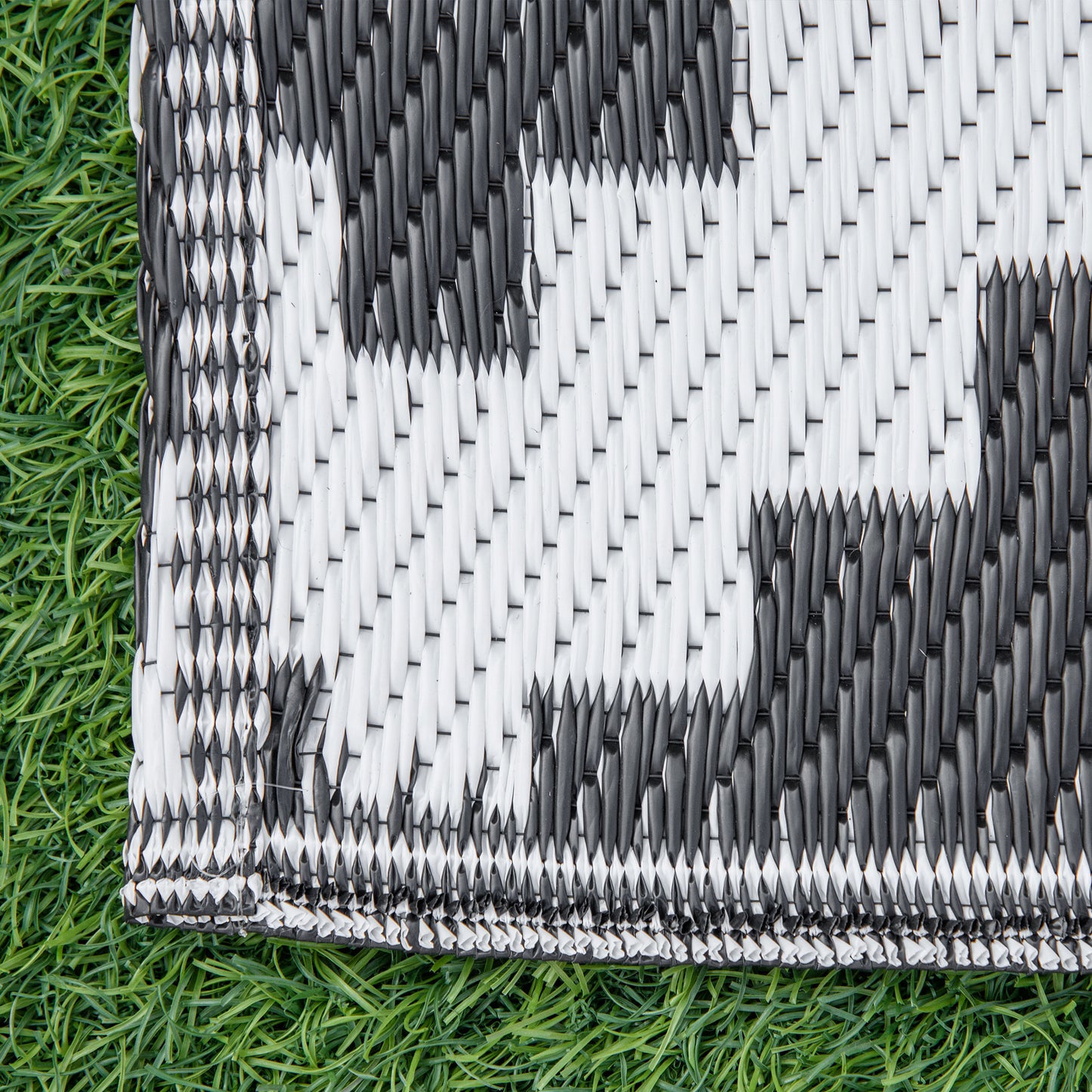 Outsunny Reversible Outdoor RV Rug, Patio Floor Mat, 6' x 9' Plastic Straw Rug for Backyard, Deck, Beach, Camping, Black & White