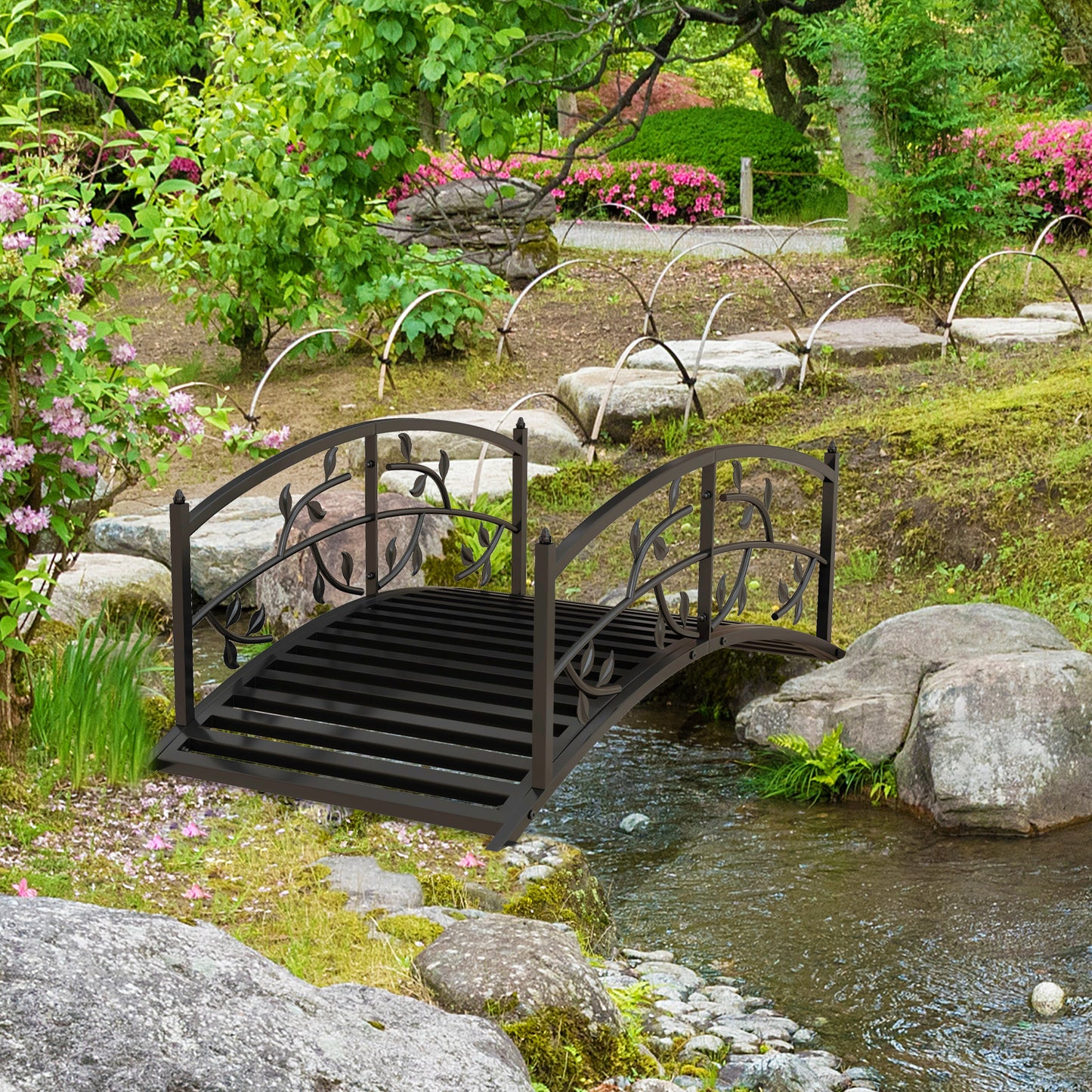Outsunny 3.3FT Classic Garden Bridge with Safety Railings Arc Footbridge Decorative Pond Bridge for Backyard Creek Stream, Black