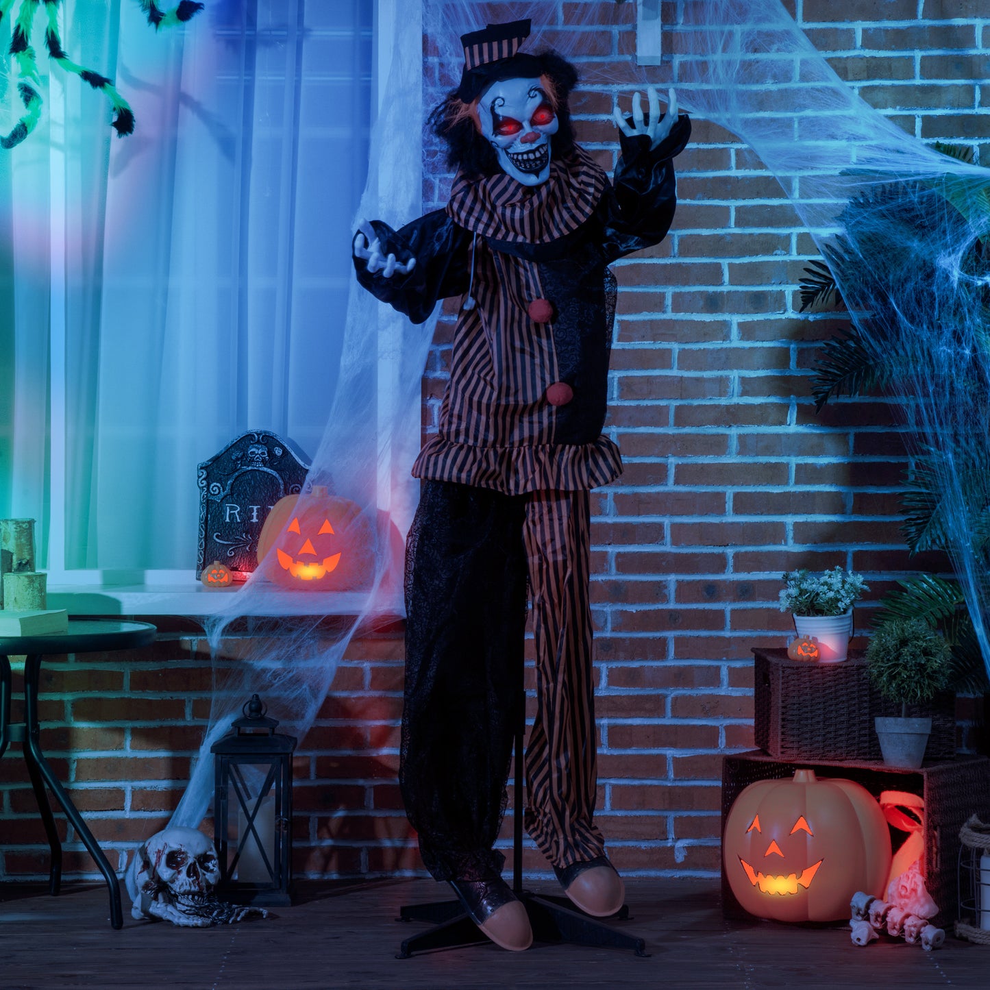Outsunny 5.6' Life Size Clown Outdoor Halloween Decoration Animatronic, Animated Prop w/ Light Up Eyes