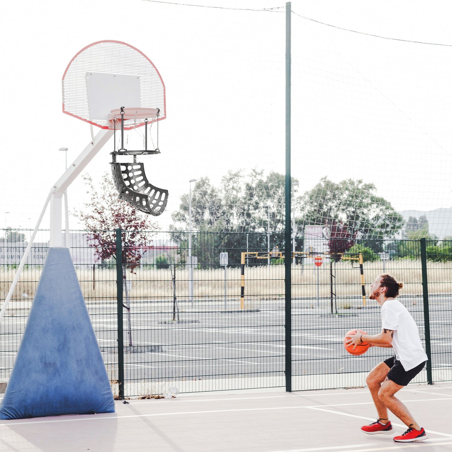 Soozier Basketball Hoop Ball Returner, Height Adjustable Basketball Rebounder with 360° Rotatable Return Chute, Black