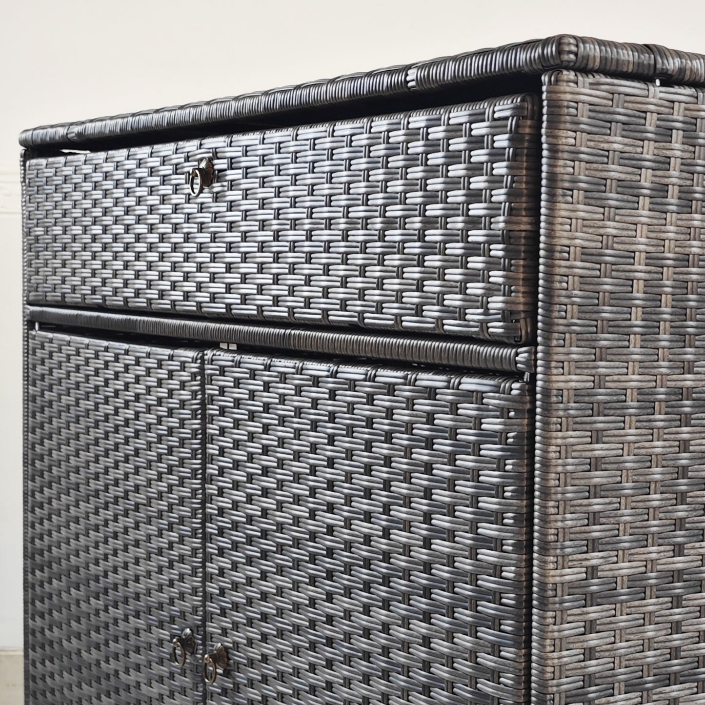 Outsunny Outdoor Storage Cabinet, Wicker 2-Door Pool Towel Storage Cabinet with Drawer, PE Rattan Pool Organizer, Grey