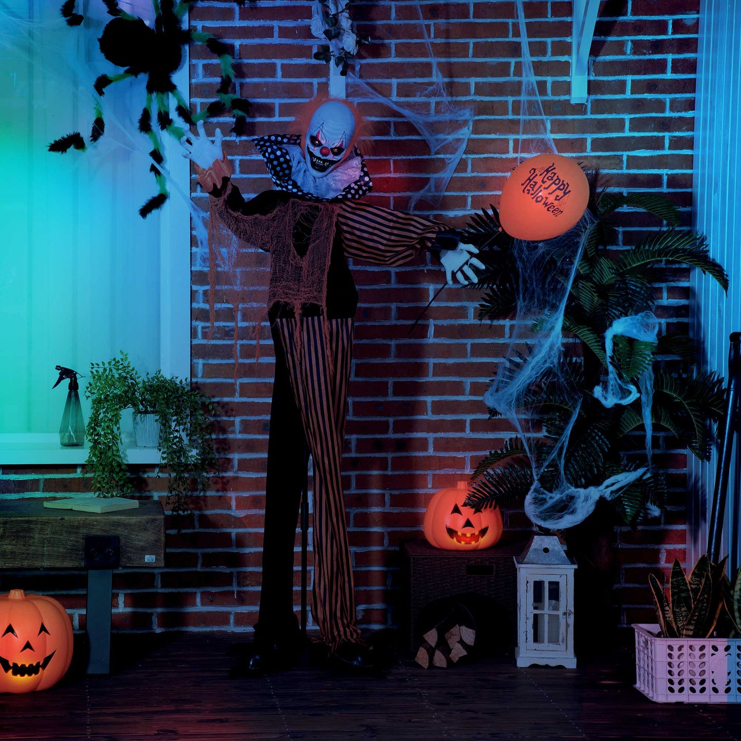 Outsunny 5ft Life Size Outdoor Halloween Decoration, Talking Circus Clown with Sound and Motion Activated, Light Up Eyes