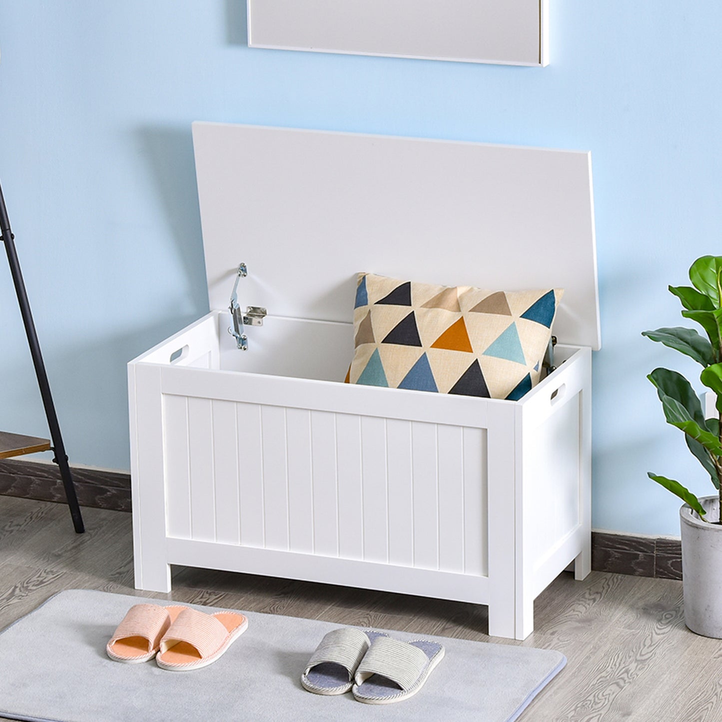 HOMCOM Large Storage Box Storage Trunk Cabinet Container with Lid and 2 Safety Hinges, White