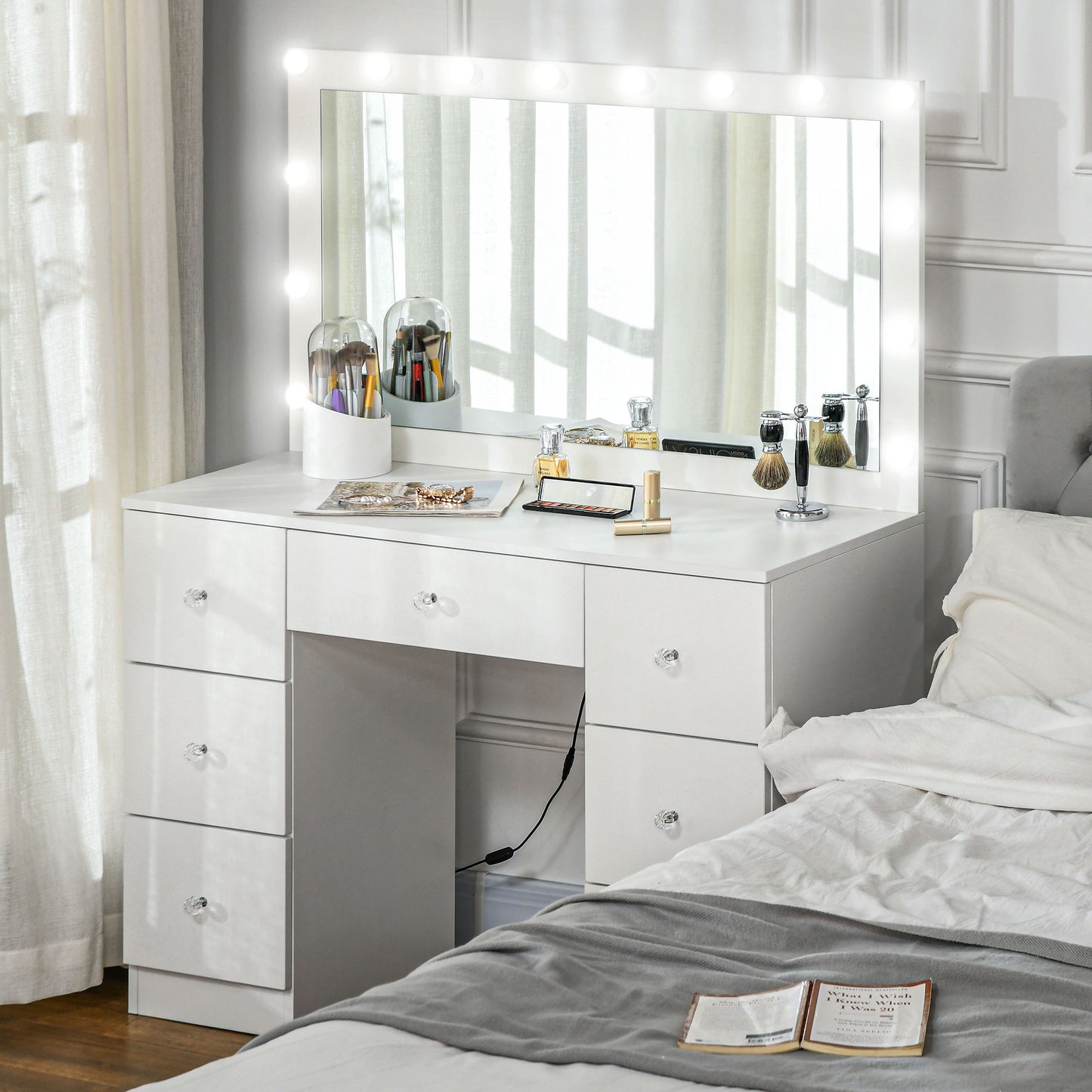 HOMCOM Makeup Vanity Table, Dressing Table with Mirror and Lights, Modern Makeup Table with 7 Drawers and 10 LED Lights, White