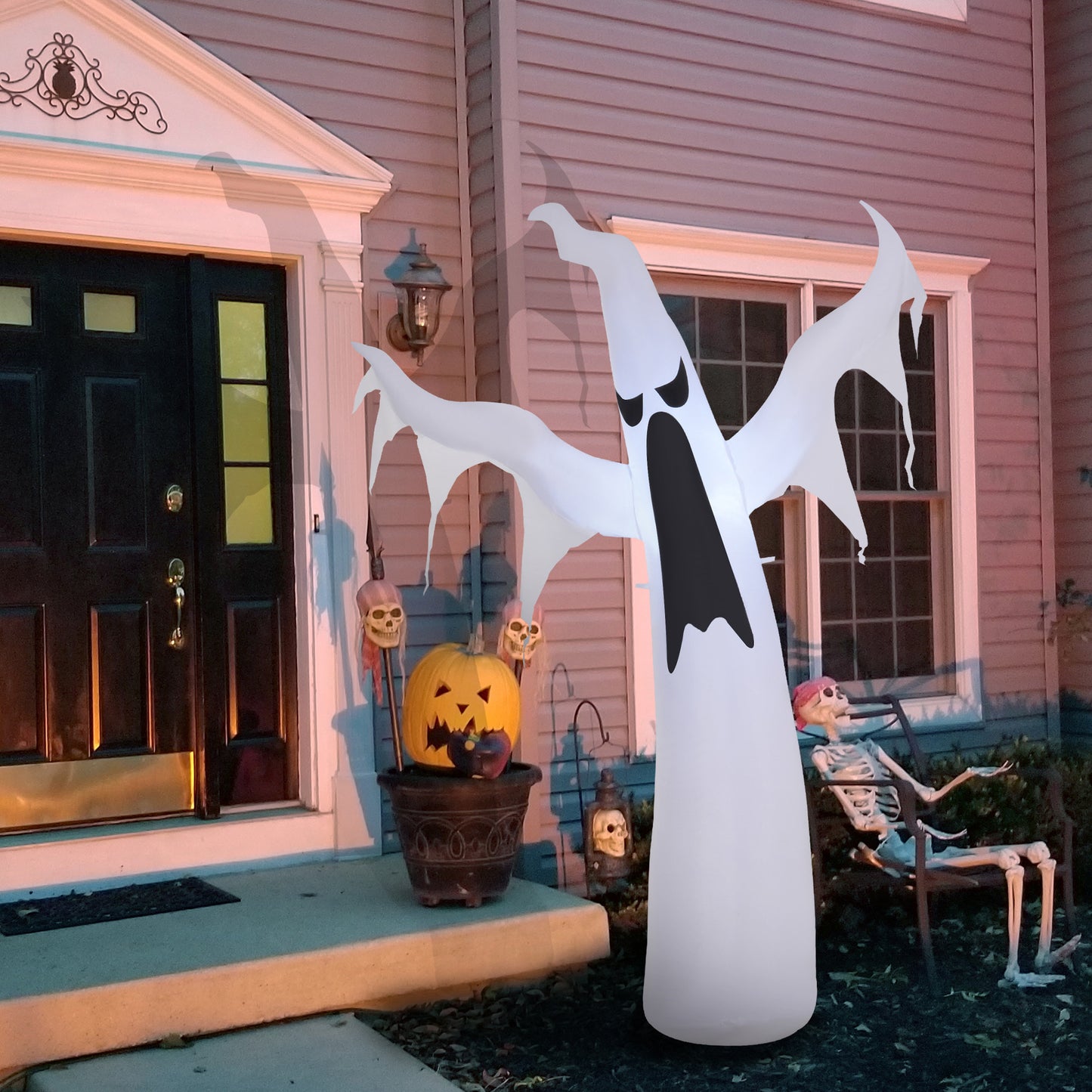 HOMCOM 6FT Tall Halloween Inflatable White Ghost, Outdoor Blow Up Yard Decoration with LED Lights for Garden, Lawn, Party, Holiday