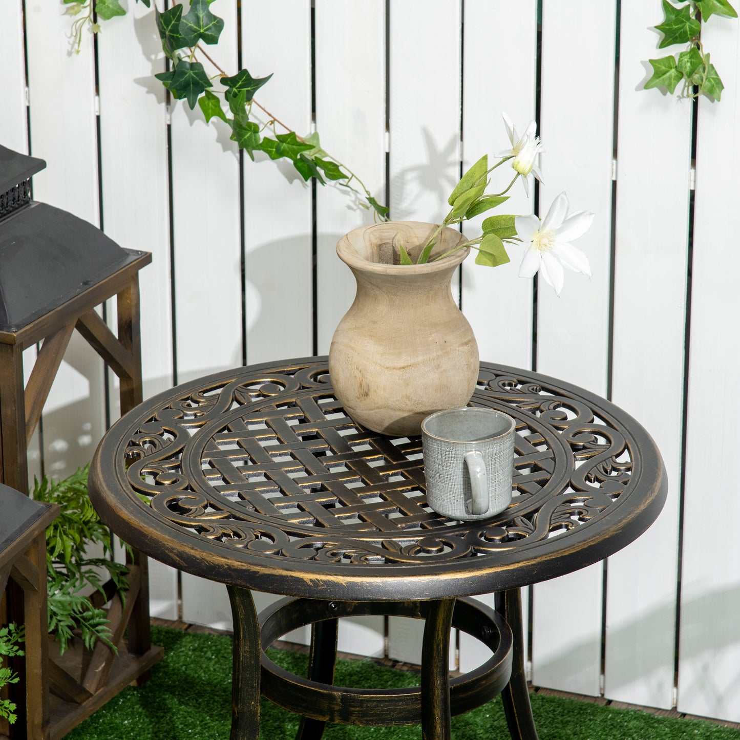 Outsunny Ð¤23.6" Round Outdoor Side Table, Cast Aluminum Frame Patio Coffee Side Desk for Patio, Garden, Balcony, Bronze
