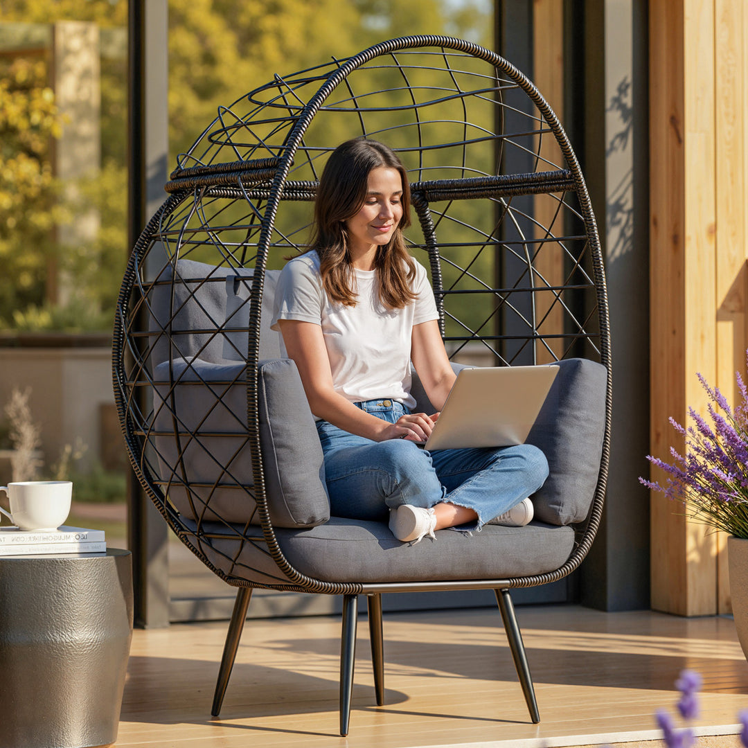Outsunny Rattan Egg Chair, Indoor Outdoor Lounger with Cushions and Cup Holder for Backyard, Garden, Lawn, Living Room, Grey