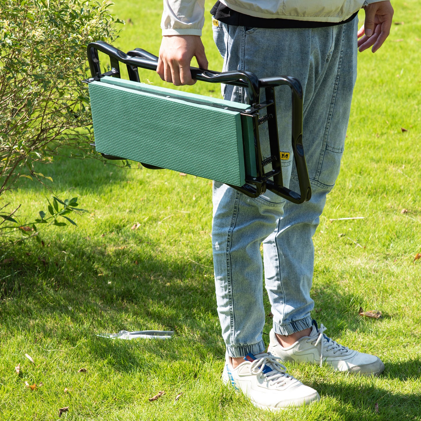 Outsunny Garden Kneeler and Seat Stool, Folding Gardening Stool Kneeling Chair with Thicken Pad and Handles