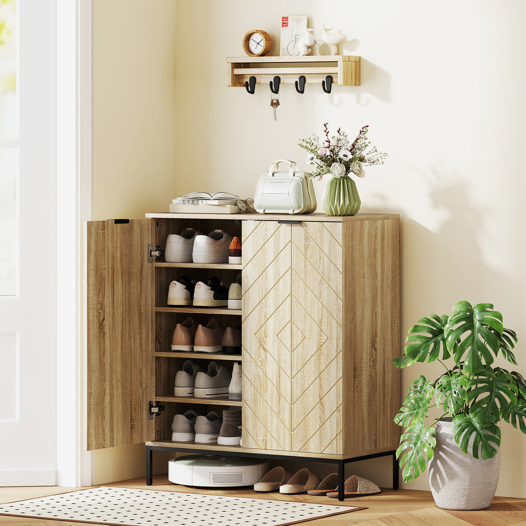 HOMCOM Shoe Storage Cabinet for 15 Pairs, Freestanding Shoe Cabinet with Doors and Adjustable Shelves for Hallway, Oak