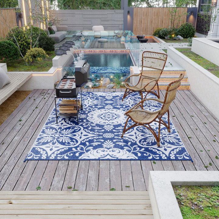 Outsunny Portable Outdoor Rug with Carry Bag, 9' x 12' Reversible Mat, Waterproof Plastic Straw RV Rug for Backyard, Deck, Picnic, Beach, Camping, Blue & White Flower