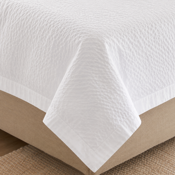 Aarniva Hotel Top Sheet Coverlet | Full XL/Queen/King | Soft & Lightweight | Classic White Ripple | Hotel Collection
