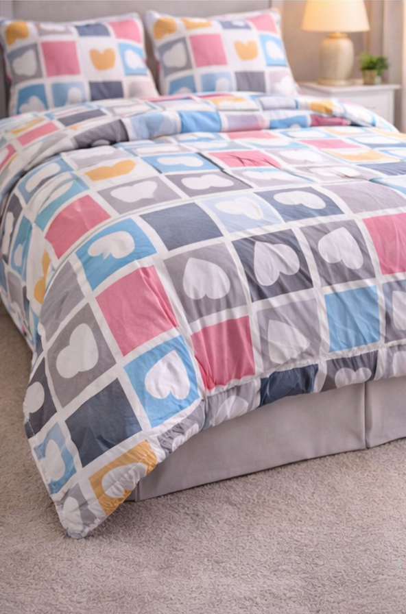 Aarniva Breathable Polyester Comforter Set | King/Queen | 250 GSM | Ultra-Soft & Cozy | Heart Design | Includes 2 Pillow Covers