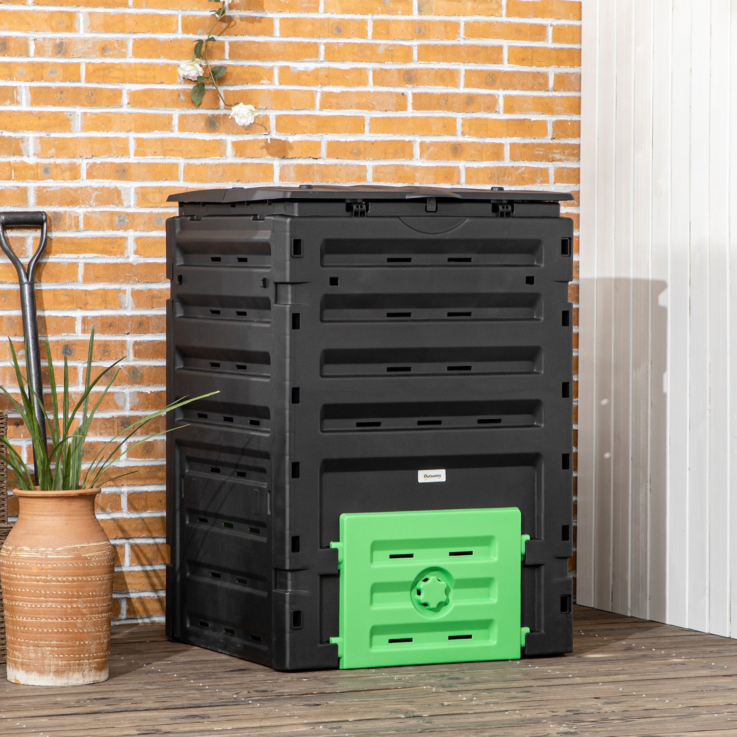 Outsunny Compost Bin, Garden Composter with 80 Vents and 2 Sliding Doors, 120 Gallon (450L), Black