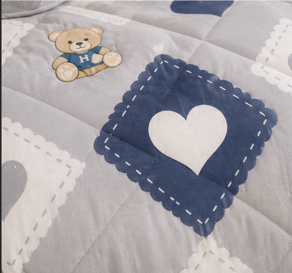 Aarniva Breathable Polyester Comforter Set | King/Queen | 250 GSM | Ultra-Soft & Cozy | Sweet Hearts | 5-Piece Set