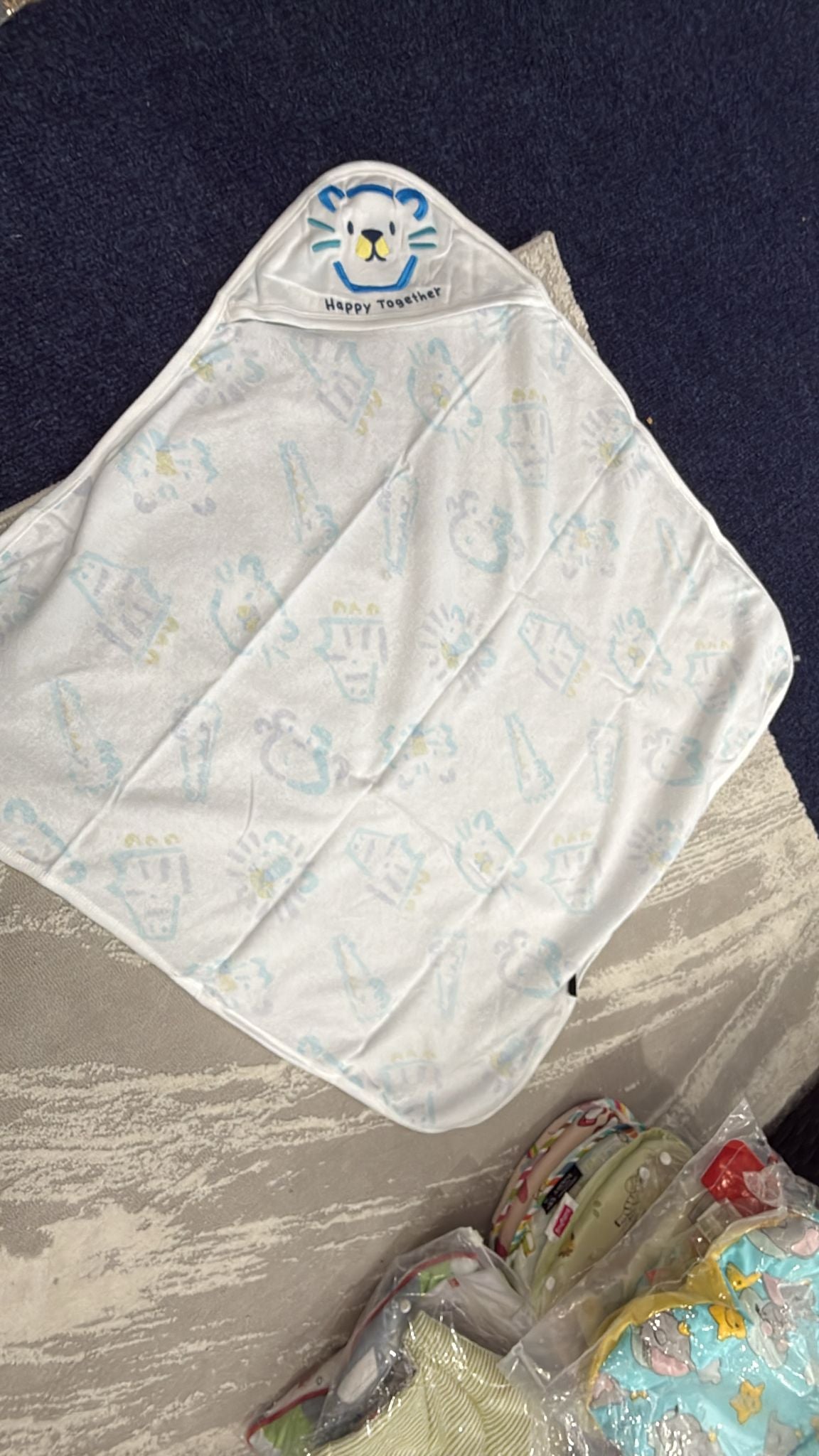 Aarniva Kids Hooded Bath Towel | Soft & Cozy | Animal & Fun Prints | Happy Lion Blue