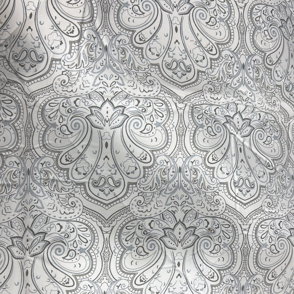 Aarniva Breathable Polyester Silver Paisley Elegance Comforter Set | King/Queen | 250 GSM | Ultra-Soft & Cozy | Soft Grey | 5-Piece Set