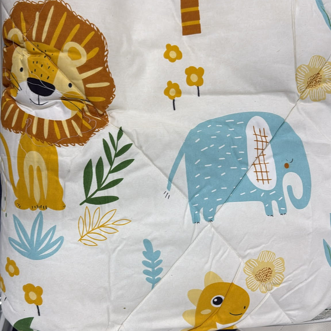 Aarniva Breathable Polyester Safari Friends Comforter Set | King/Queen | 250 GSM | Ultra-Soft & Cozy | Pastel Garden | 5-Piece Set