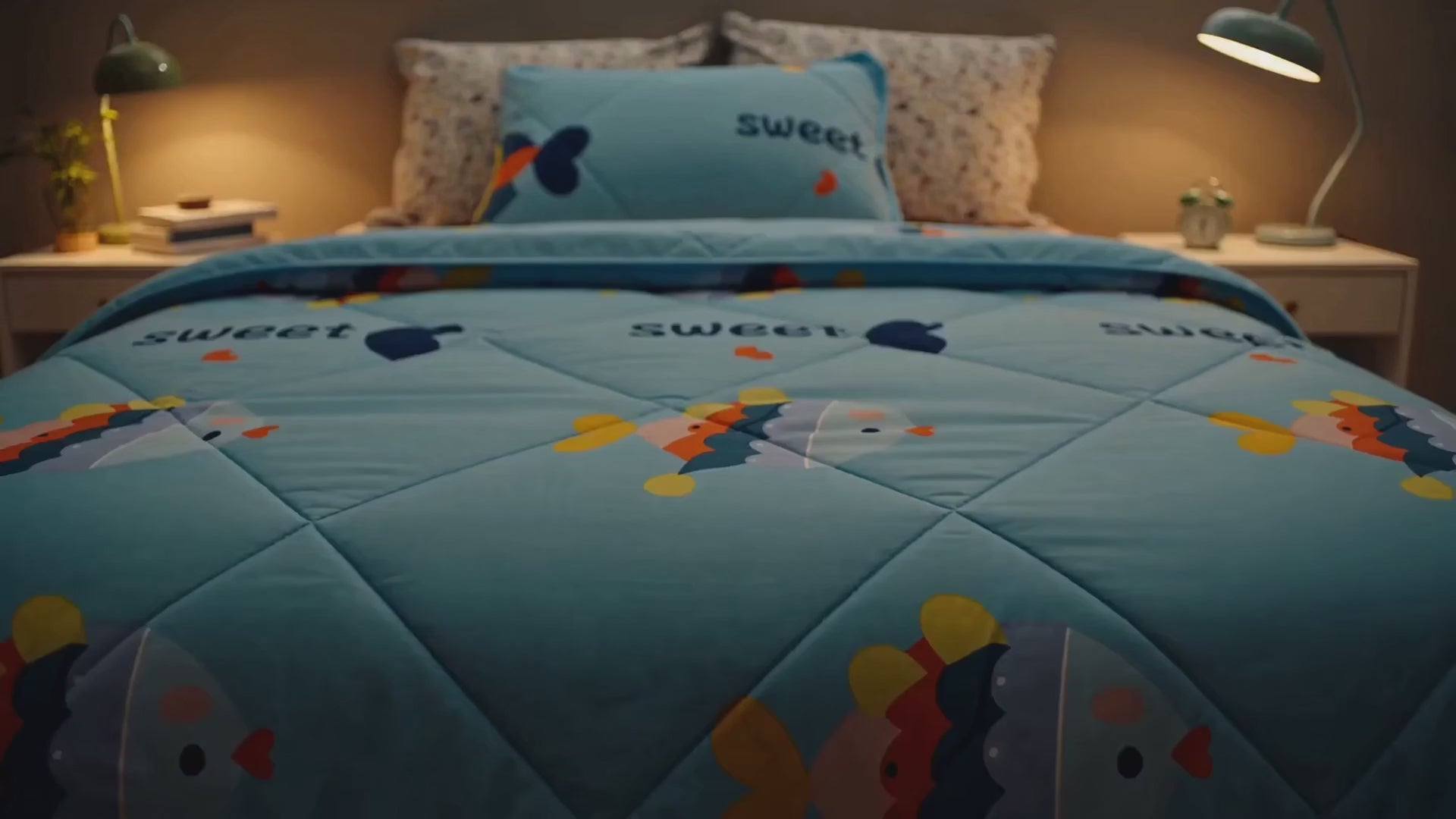 Aarniva Breathable Polyester Sweet Ocean Friends Comforter Set | King/Twin | 250 GSM | Ultra-Soft & Cozy | Aqua Blue | 5-Piece Set