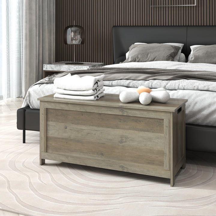 HOMCOM Storage Trunk with 2 Safety Hinges, Entryway Bench with Side Handles, Storage Chest for Living Room, Distressed Grey