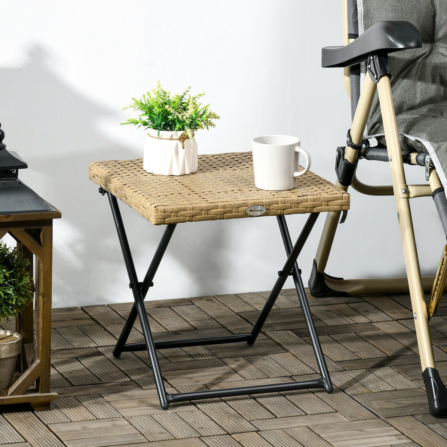 Outsunny Patio Wicker Coffee Table, Outdoor PE Rattan Garden Folding Side Table, 15.75"x15.75"x15.75", Nature Wood
