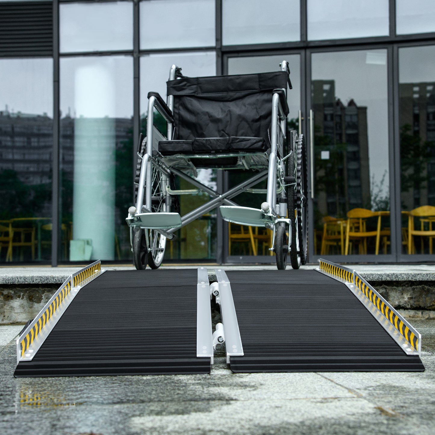 HOMCOM 5ft Wheelchair Ramp Scooter Mobility Non-Skid PVC Layering Portable Foldable Aluminium